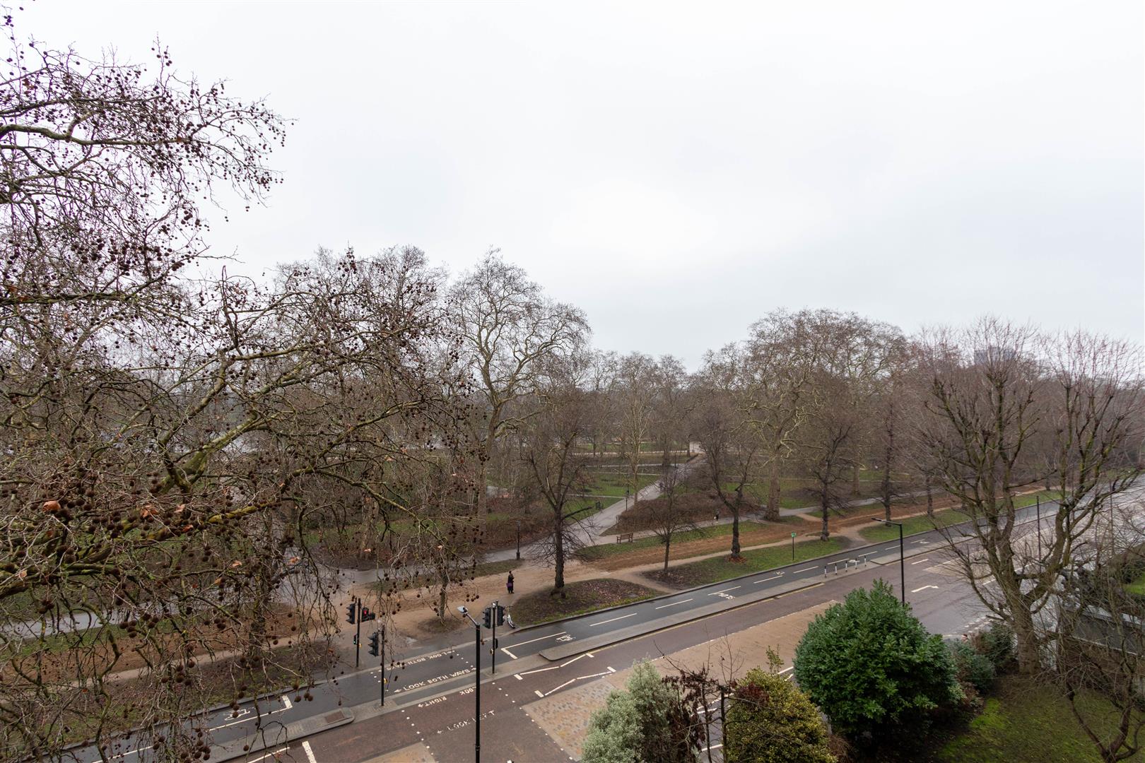 5 bed property in Albert Gate Court, London